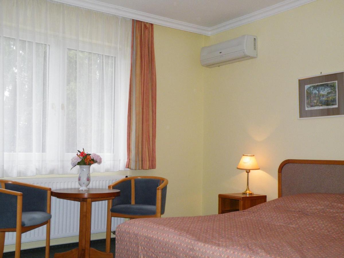 Apartment Pension Rideg Hévíz Rum bild